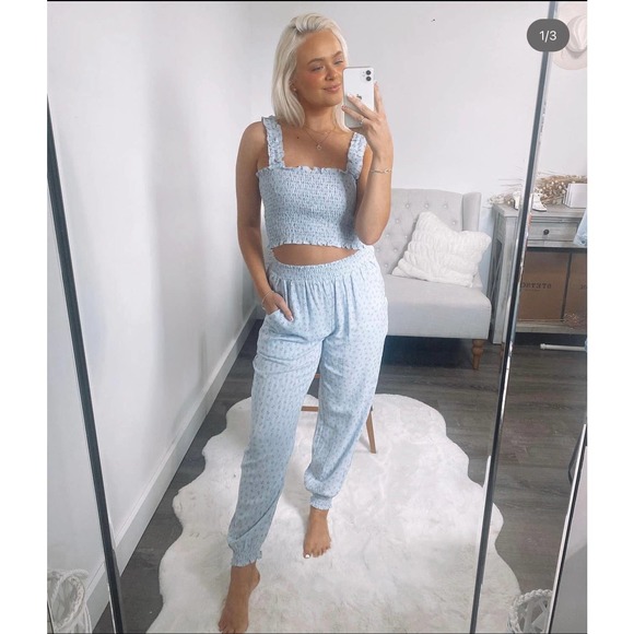 NWOT Mable Light Blue Floral Ruffle hem Wide strap Ruched Crop Top - Picture 2 of 10